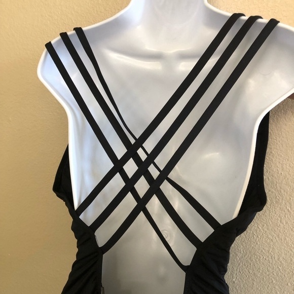 La Blanca Black Island Goddess Multi-Strap Cross-Back One Piece Swimsuit Size 16 - Picture 4 of 12